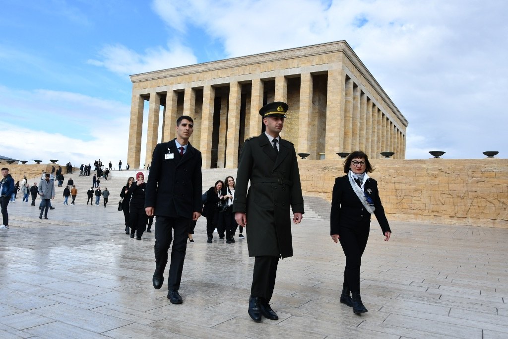 Anıtkabir'de EGİKAD Heyeti