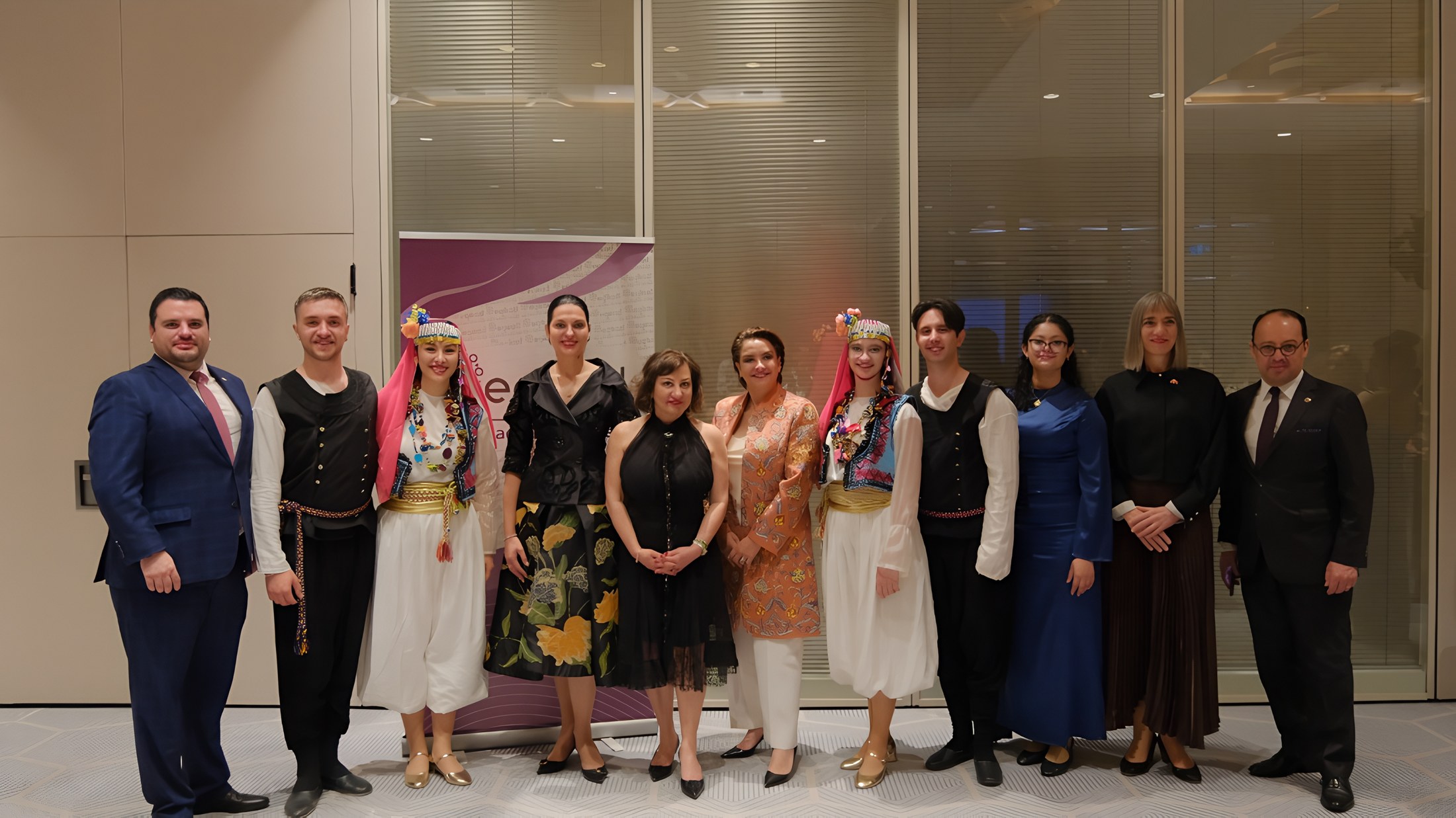 Costa Rica First Lady Signe Zeikate İzmir'de — kültür gecesi